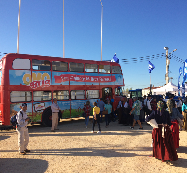 Ovobus faz paragem na Feira de Todos os Santos no Cartaxo