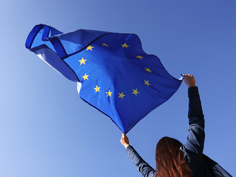 derovo apoia parlamento europeu dos jovens